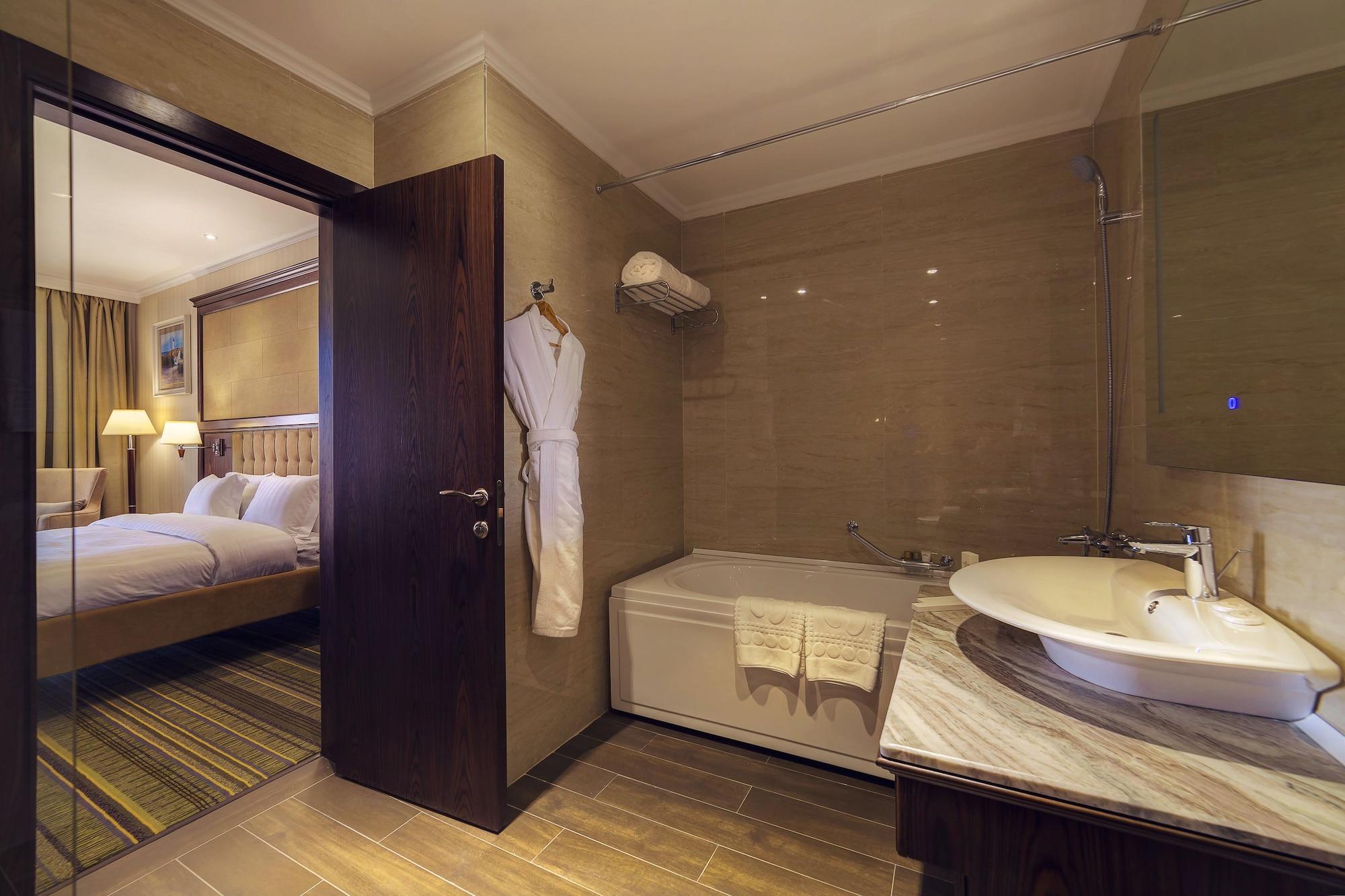 Shera Inn Hotel Алмати Екстер'єр фото