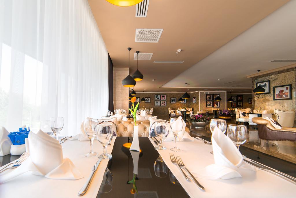 Shera Inn Hotel Алмати Екстер'єр фото